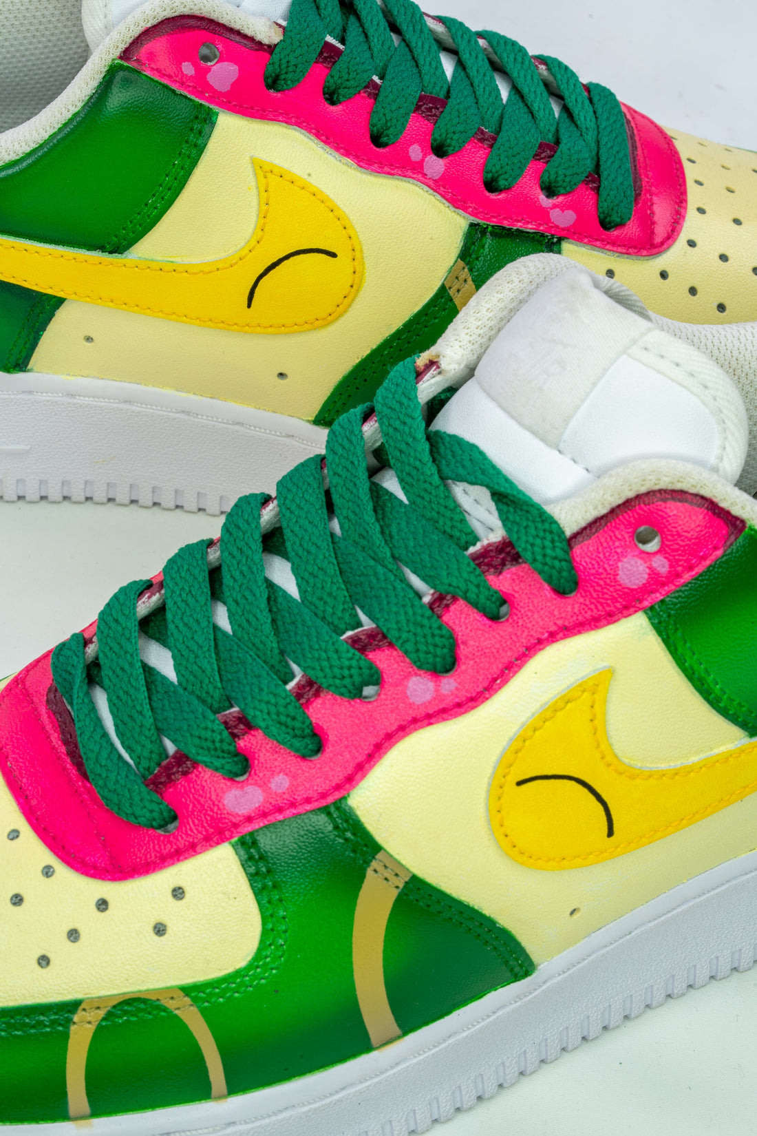 Custom Sneakers vs Regular Sneakers: What’s the Real Difference?